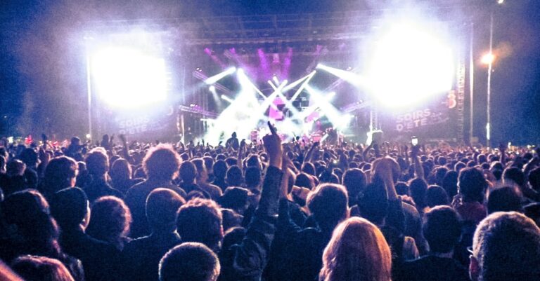 Are Floor Seats Good for Concerts