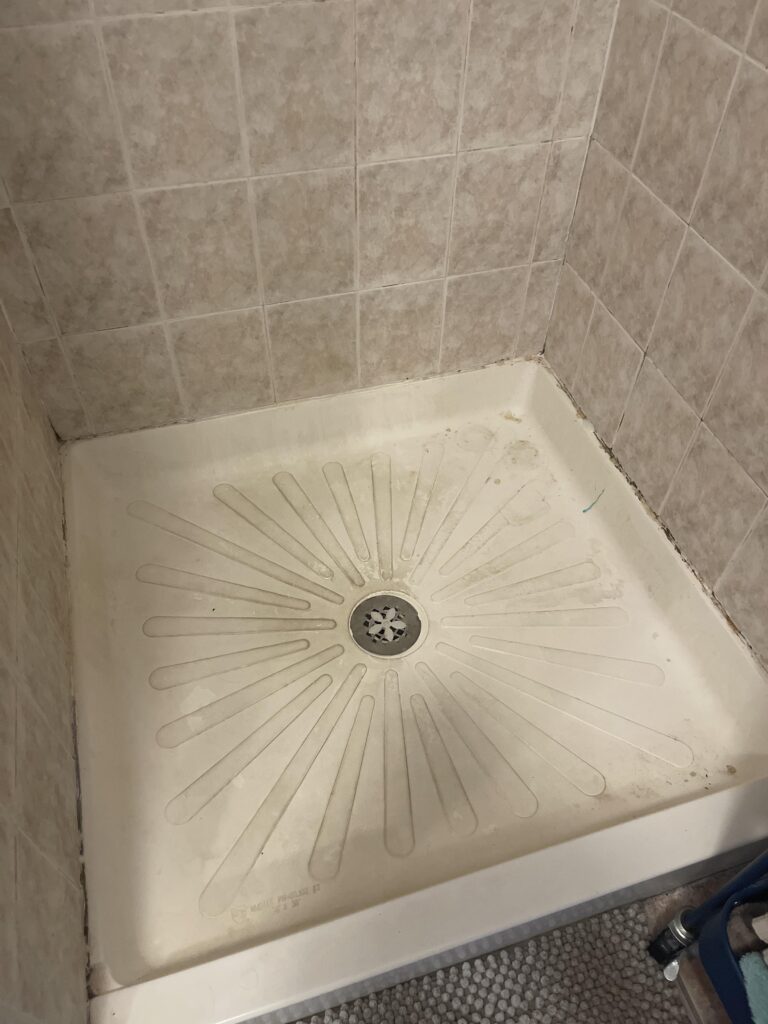 How to Clean Plastic Shower Floor