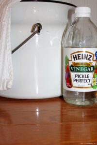 How to Clean Wood Floors With Vinegar