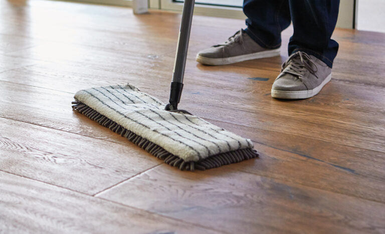 How to Mop Laminate Hardwood Floors